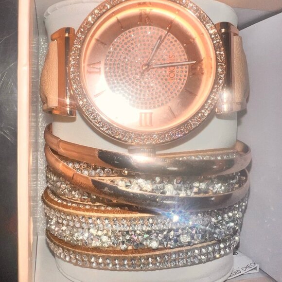 Studio Folio Women's Gold Tone Watch & Bracelets Set - Picture 2 of 4